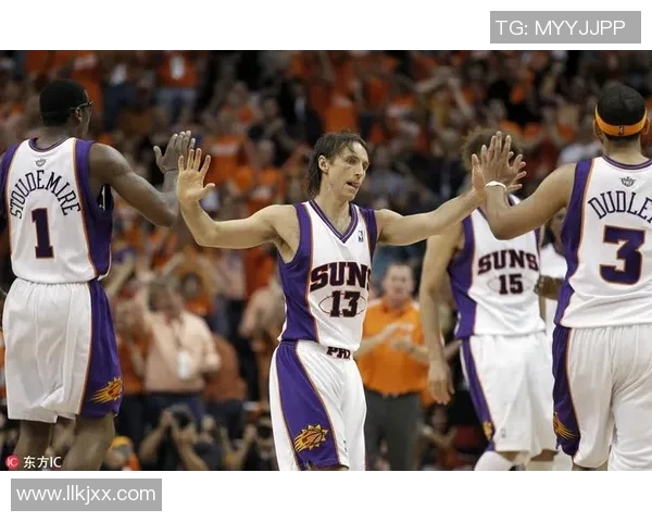 回顾2012年劳尔的辉煌足球生涯与传奇成就