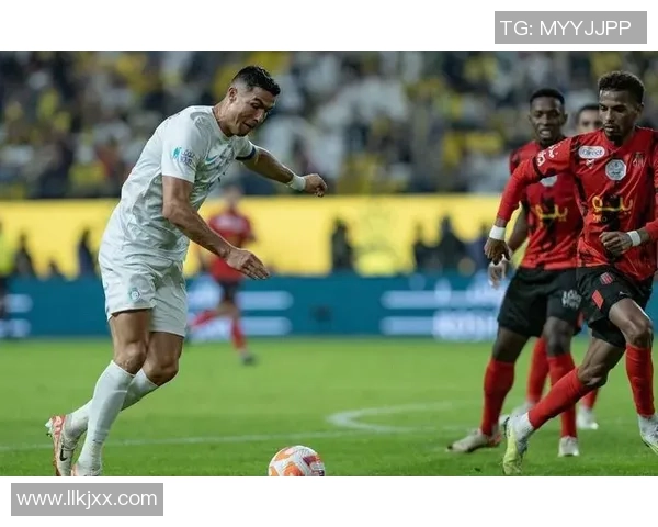 踢球干净的足球明星们展现体育精神与公平竞争的完美结合